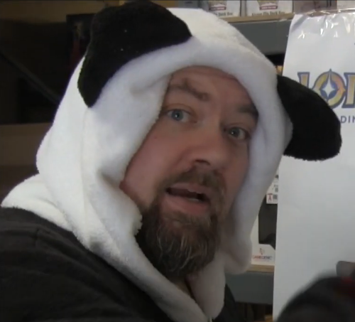 Panda Far i panda kostume